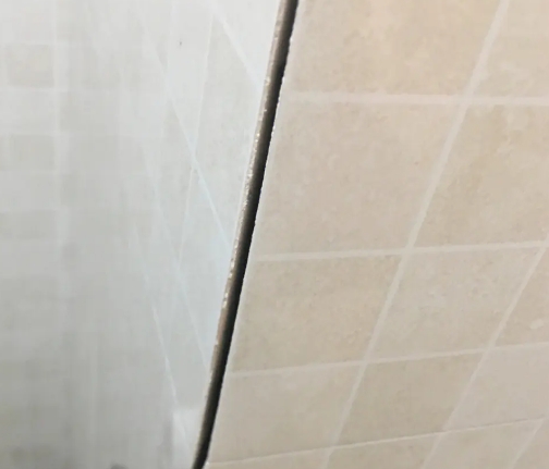 山西瓷砖空鼓维修公司分享阳台瓷砖脱落的修复过程可以分为以下几个步骤